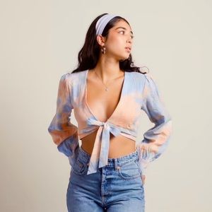 Bailey Rose tie dye tie front crop top sz M
